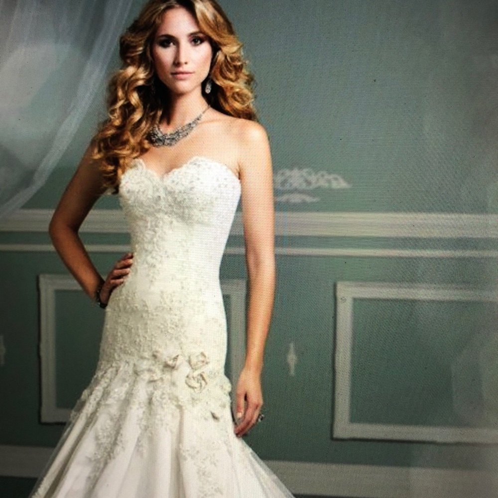 MERMAID STRAPLESS SWAROVSKI EMBELLISHED GOWN
